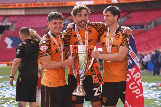 Sky Bet Championship Playoffs Final Hull City v Middlesbrough Hull city players celebrate with the play off final trophy during the Sky Bet Championship Playoffs Final match Hull City vs Middlesbrough at Wembley Stadium, London, United Kingdom on 23 May 2026 (Photo by Harvey Murphy News Images) Copyright: xHarveyxMurphy NewsxImagesx