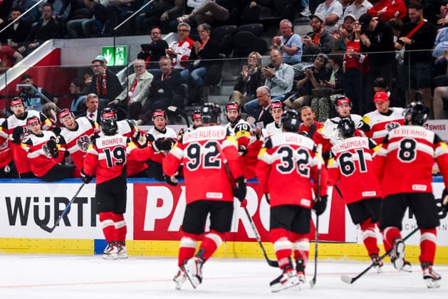 Ice hockey, Eishockey - IIHF WC 2026 ZURICH,SWITZERLAND,23.MAY.26 - ICE HOCKEY - IIHF Ice Hockey World Championship, WM, Weltmeisterschaft 2026, group stage, Austria vs Germany. Image shows the rejoicing of Vinzenz Rohrer (AUT) and the players of Austria.  GEPAxpictures xMaticxKlansek