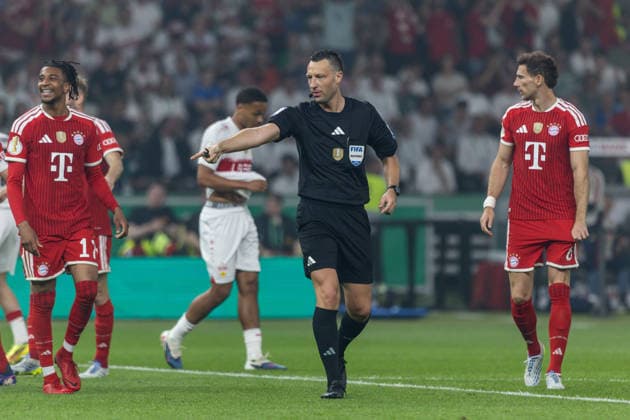 GER, DFB Cup final, Training and press conference, FC Bayern Munich VfB Stuttgart 23 05 2026, Olympic Stadium, Olympic Stadium, GER, DFB Cup final, Training and press conference, FC Bayern Munich VfB Stuttgart Sven Jablonski, Referee points to the penalty spot Â nordphotoxGmbHxx xAlexanderxTrienitz nph00051