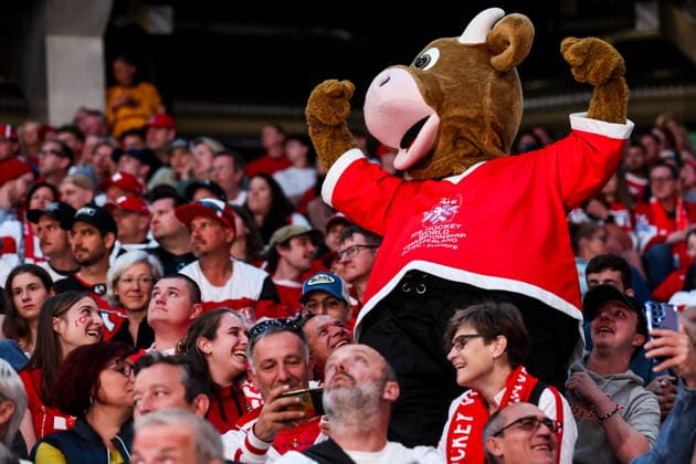Ice hockey, Eishockey - IIHF WC 2026 ZURICH,SWITZERLAND,23.MAY.26 - ICE HOCKEY - IIHF Ice Hockey World Championship, WM, Weltmeisterschaft 2026, group stage, Austria vs Germany. Image shows official mascot Cooly.  GEPAxpictures xMaticxKlansek