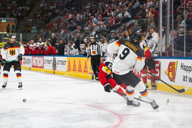 ZURICH, ZURICH - MAY 23: Paul Huber of Austria battles with Leon Gawanke of Germany during the 2026 IIHF World Championship, WM, Weltmeisterschaft match between Austria and Germany at Swiss Life Arena on May 23, 2026 in Zurich, Zurich, Switzerland.  Copyright: xLivioxBaeriswylx xSPPx Sportspressphoto_153008