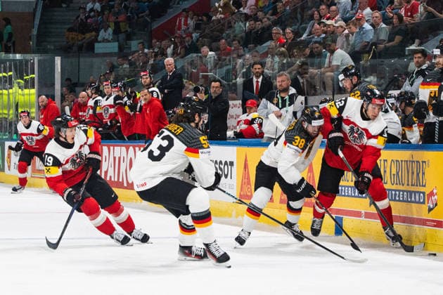 ZURICH, ZURICH - MAY 23: Vinzenz Rohrer and Paul Huber of Austria battle with Fabio Wagner and Moritz Seider of Germany during the 2026 IIHF World Championship, WM, Weltmeisterschaft match between Austria and Germany at Swiss Life Arena on May 23, 2026 in Zurich, Zurich, Switzerland.  Copyright: xLivioxBaeriswylx xSPPx Sportspressphoto_153011