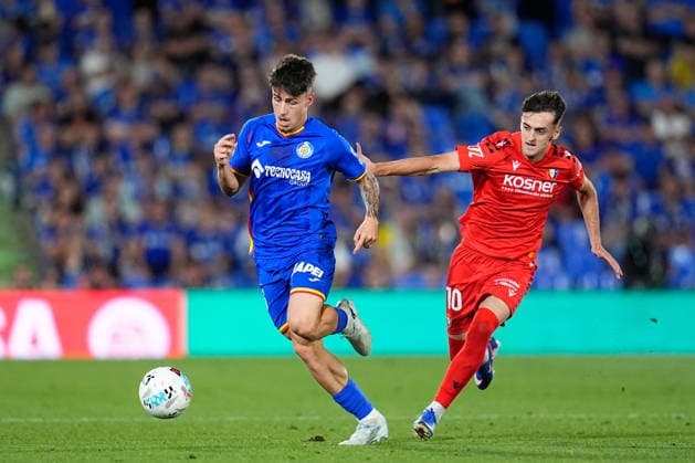May 23, 2026, Getafe, Madrid, Spain: Adrian Liso of Getafe CF and Aimar Oroz of CA Osasuna compete for the ball during the Spanish League, LaLiga EA Sports, football match played between Getafe CF and CA Osasuna at Coliseum de Getafe stadium on May 23, 2026, in Getafe, Spain. Getafe CF V CA Osasuna - LaLiga EA Sports  - ZUMAa181 20260523_zaa_a181_289 Copyright: xDennisxAgyemanx