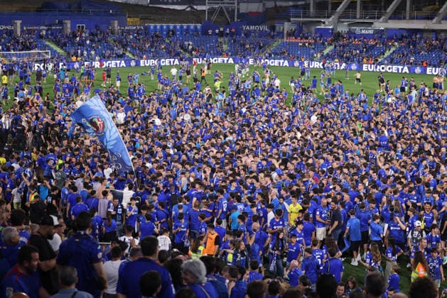 May 23, 2026, Getafe, Madrid, Spain: Players of Getafe CF celebrate the victory with the supporters after qualifying for the Uefa Conference League 26 27 during the Spanish League, LaLiga EA Sports, football match played between Getafe CF and CA Osasuna at Coliseum de Getafe stadium on May 23, 2026, in Getafe, Spain. Getafe Spain - ZUMAa181 20260523_zaa_a181_311 Copyright: xDennisxAgyemanx
