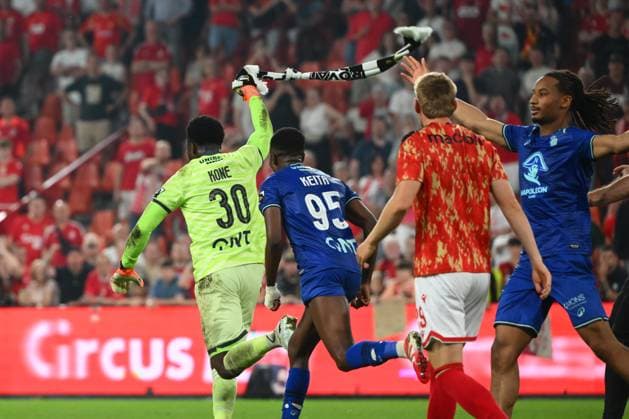 Standard de Liege v Sporting Charleroi - Jupiler Pro League Europe Play-Off LIEGE, BELGIUM - MAY 23 : Kone Mohamed goalkeeper of Sporting Charleroi during the Jupiler Pro League Europe Play-Off match between Standard de Liege and Sporting Charleroi on May 23, 2026 in Liege, Belgium, 23 05 2026 Liege Belgium  Copyright: xVincentxKalutx