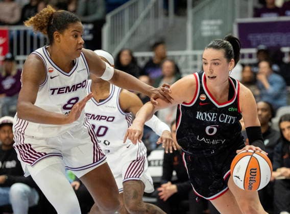 May 23, 2026, Toronto, On, CANADA: Portland Fire guard Bridget Carleton (6) drives against Toronto Tempo forward Nyara Sabally (8) during first half WNBA, Basketball Damen, USA basketball action in Toronto, on Saturday May 23, 2026. Canada News - May 23, 2026  - ZUMAc35_ 20260523_zaf_c35_166 Copyright: xFrankxGunnx