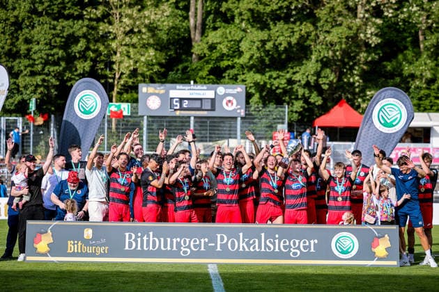 23 05 2026, xsefx, Fußball, Finale Bitburger Pokal, FC Viktoria Köln S C Fortuna Koeln, Sportpark Höhenberg, Saison 2025 2026 Viktoria Köln celebrates its ninth success in the Bitburger Pokal DFB regulations prohibit any use of photographs as image sequences and or quasi video Photo xSabinexEffgenxPressefotoKochx Nordrhein Westfalen Germany