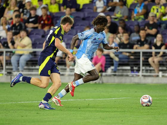 MLS, Fussball Herren, USA 2026: New York City FC Vs Nashville SC MAY 23 May 23, 2026: New York City FC forward Malachi Jones (88) advances the ball ahead of Nashville SC midfielder Reed Baker-Whiting (27) during a MLS match between New York City FC and Nashville SC at Geodis Park in Nashville, TN. Stephen Furst CSM (Credit Image: Â Stephen Furst Cal Media) Nashville Tn United States of America EDITORIAL USE ONLY Copyright: xx ZUMA-20260523_zma_c04_067.jpg StephenxFurstx csmphotothree491489