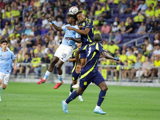 May 23, 2026: New York City FC forward Malachi Jones (88) and Nashville SC defender Jeisson Palacios (4) heads the ball during a MLS, Fussball Herren, USA match between New York City FC and Nashville SC at Geodis Park in Nashville, TN. CSM Nashville United States of America - ZUMAc04_ 20260523_zma_c04_079 Copyright: xStephenxFurstx
