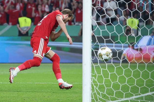 DFB Cup Final FC Bayern Munich VfB Stuttgart on 23 05 2026 at the Olympic Stadium in Berlin Cheering, goal celebration, goal scorer Harry Kane Muenchen 9 cheers after his goal for 1 to 0 MH