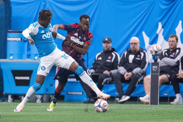 May 23, 2026: Charlotte FC forward Wilfried Zaha (10) battles with New England Revolution midfielder Alhassan Yusuf (80) during the first half of the Major League Soccer match up at Bank of America Stadium in Charlotte, NC. ( CSM) MLS, Fussball Herren, USA 2026: New England At Charlotte FC May 23  - ZUMAc04_ 20260523_zma_c04_060 Copyright: xScottxKinserx