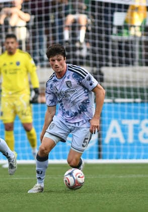 PORTLAND, OR - MAY 23: San Jose Earthquakes defender Daniel Munie (5) controls the ball during a MLS, Fussball Herren, USA match between the Portland Timbers and San Jose Earthquakes on May 23, 2026 at Providence Park in Portland, Oregon. (Photo by Brian Murphy Icon Sportswire) SOCCER: MAY 23 MLS Portland Timbers vs San Jose Earthquakes EDITORIAL USE ONLY Icon2605231444