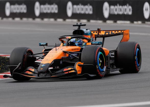 May 23, 2026, Montreal, Quebec, Canada: Oscar Piastri of Australia driving the (81) McLaren MCL40 Mercedes on track during qualifying ahead of the F1 Grand Prix of Canada at Circuit Gilles-Villeneuve on May 23, 2026 in Montreal, Quebec. F1 2026: Canada Grand Prix: Qualifyings  - ZUMAc132 20260523_fap_c132_037 Copyright: xAndrewxChinx