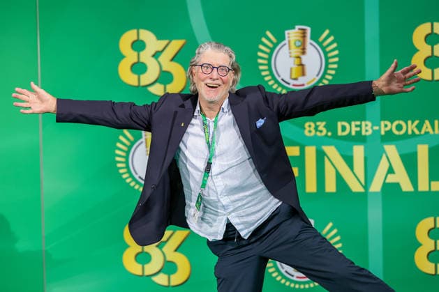23 05 2026, Football, 83 DFB Pokal Final, FC Bayern München VfB Stuttgart, Olympioastadion Berlin, Season 2025 2026 Harald Anton Toni Schumacher walking across the Green Carpet before the match DFB regulations prohibit any use of photographs as image sequences and or quasi video Berlin Germany