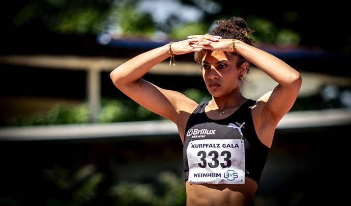 B S Kurpfalz Gala Weinheim, 23 05 2026 Focus Viola John GER LG Brillux Münster shortly before the start of her 100m race at the womens B S Kurpfalz Gala on 23 05 2026 at the Sepp Herberger Stadium in Weinheim Baden Württemberg Copyright: xBEAUTIFULxSPORTS R.xSchmittx