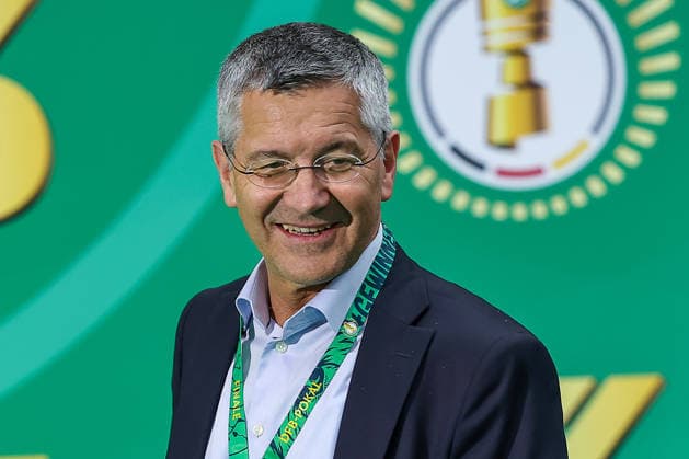 23 05 2026, Football, 83 DFB Cup Final, FC Bayern Munich VfB Stuttgart, Olympioastadion Berlin, Season 2025 2026 President Bayern Herbert HAINER walking the Green Carpet before the match DFB regulations prohibit any use of photographs as image sequences and or quasi video Berlin Germany