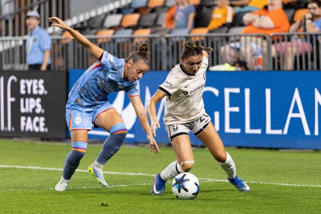 May 23, 2026, Houston, Texas, USA: Houston Dash defender LISA BOATTIN (27) fights Angel City defender GISELE THOMPSON (20) for the ball during the first half of an NWSL match between Angel City FC and the Houston Dash on May 23, 2026, at Shell Energy Stadium in Houston, Texas. Houston USA - ZUMAg287 20260523_zsp_g287_049 Copyright: xMatthewxGuzmanx