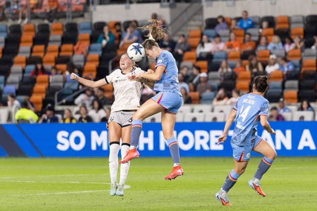 May 23, 2026, Houston, Texas, USA: Houston Dash defender LEAH KLENKE (4) fights Angel City attacker RILEY TIERNAN (33) during the first half of an NWSL match between Angel City FC and the Houston Dash on May 23, 2026, at Shell Energy Stadium in Houston, Texas. Houston USA - ZUMAg287 20260523_zsp_g287_040 Copyright: xMatthewxGuzmanx