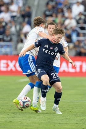 SAN DIEGO, CA - MAY 23: Vancouver Whitecaps FC defender Tate Johnson (28) and San Diego FC midfielder Onni Valakari (8) compete for the ball during a MLS, Fussball Herren, USA match between Vancouver Whitecaps FC and San Diego FC on May 23, 2026 at Snapdragon Stadium in San Diego, CA. (Photo by Karl Anderson Icon Sportswire) SOCCER: MAY 23 MLS San Diego FC vs Vancouver Whitecaps FC EDITORIAL USE ONLY Icon272260523014