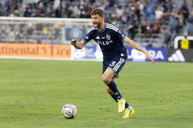 SAN DIEGO, CA - MAY 23: Vancouver Whitecaps FC midfielder Thomas Müller (13) controls the ball during a MLS, Fussball Herren, USA match between Vancouver Whitecaps FC and San Diego FC on May 23, 2026 at Snapdragon Stadium in San Diego, CA. (Photo by Karl Anderson Icon Sportswire) SOCCER: MAY 23 MLS San Diego FC vs Vancouver Whitecaps FC EDITORIAL USE ONLY Icon272260523016