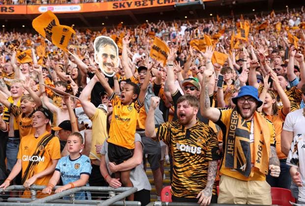 Hull City fans celebrate Hull City v Middlesbrough, EFL Sky Bet Championship, Play-Off Final, Football, Wembley Stadium, London, UK - 23 May 2026London Wembley Stadium United Kingdom EDITORIAL USE ONLY No use with unauthorised audio, video, data, fixture lists, club league logos or live services. Online in-match use limited to 120 images, no video emulation. No use in betting, games or single club league player publications.  Copyright: xKieranxMcManus Shutterstockx 16887313kd