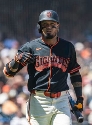 MLB, Baseball Herren, USA 2026: Chicago Vs San Francisco MAY 23 May 23 2026 San Francisco second baseman Luis Arraez (1)walks up to bat during the MLB game between Chicago White Sox and the San Francisco Giants. Thurman James CSM (Credit Image: Â Thurman James Cal Media) San Francisco Ca USA EDITORIAL USE ONLY Copyright: xx ZUMA-20260523_zma_c04_115.jpg ThurmanxJamesx csmphotothree491535