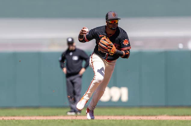 MLB, Baseball Herren, USA 2026: Chicago Vs San Francisco MAY 23 May 23 2026 San Francisco second baseman Luis Arraez (1)makes an infield play during the MLB game between Chicago White Sox and the San Francisco Giants. Thurman James CSM (Credit Image: Â Thurman James Cal Media) San Francisco Ca USA EDITORIAL USE ONLY Copyright: xx ZUMA-20260523_zma_c04_127.jpg ThurmanxJamesx csmphotothree491547