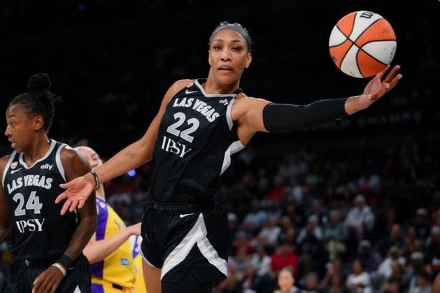 May 24, 2026, Las Vegas, Nevada, USA: A JA WILSON 22 (C) of The Las Vegas Aces competes against the Los Angeles sparks during WNBA, Basketball Damen, USA regular-season game at Michelob ULTRA Arena in Las Vegas. Las Vegas USA - ZUMAo117 20260524_zsp_o117_002 Copyright: xMikaelxOnax