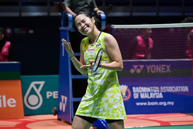 (260524) -- KUALA LUMPUR, May 24, 2026 -- Ratchanok Intanon celebrates after the women s singles final match between Chen Yufei of China and Ratchanok Intanon of Thailand at 2026 Malaysia Masters badminton tournament in Kuala Lumpur, Malaysia, May 24, 2026. (Photo by Xinhua) (SP)MALAYSIA-KUALA LUMPUR-BADMINTON-MALAYSIA MASTERS-WOMEN S SINGLES ChongxVoonxChung 