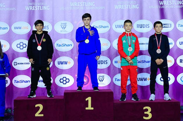U15 Wrestling European Championships Podium 38kg FS Gold Yusuf Abdullayev AZE , Silver Rezi Iobidze GEO , Bronze David Plamenov Petrov BUL , Mohammad Biysultanov BEL Copyright: xKostadinxAndonov xUnitedxWorldxWrestlingx Kostadin Andonov United World Wrestling