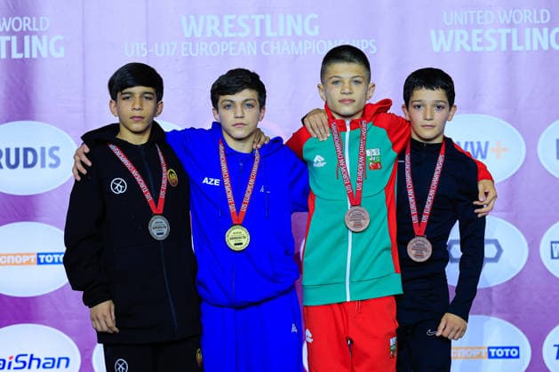 U15 Wrestling European Championships Podium 38kg FS Gold Yusuf Abdullayev AZE , Silver Rezi Iobidze GEO , Bronze David Plamenov Petrov BUL , Mohammad Biysultanov BEL Copyright: xKostadinxAndonov xUnitedxWorldxWrestlingx Kostadin Andonov United World Wrestling