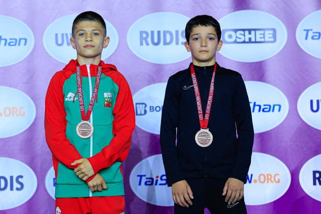 U15 Wrestling European Championships Podium 38kg FS Bronze David Plamenov Petrov BUL , Mohammad Biysultanov BEL Copyright: xKostadinxAndonov xUnitedxWorldxWrestlingx Kostadin Andonov United World Wrestling