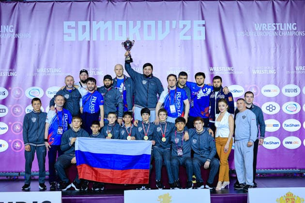 U15 Wrestling European Championships Podium Team FS Gold Russia Copyright: xKostadinxAndonov xUnitedxWorldxWrestlingx Kostadin Andonov United World Wrestling
