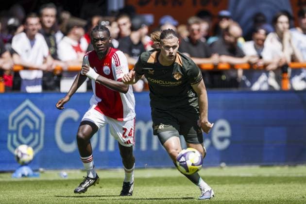 VOLENDAM - (lr) Jorthy Mokio of AFC Ajax and Artem Stepanov of FC Utrecht during the Conference League play-off final match between AFC Ajax and FC Utrecht at the Kras Stadium on 24 May 2026 in Volendam, the Netherlands. MAURICE VAN STEEN ANP Play-offs Conference League - FINAL 2025-2026 xVIxANPxSportx xxANPxIVx 559227570 originalFilename: 559227570.jpg