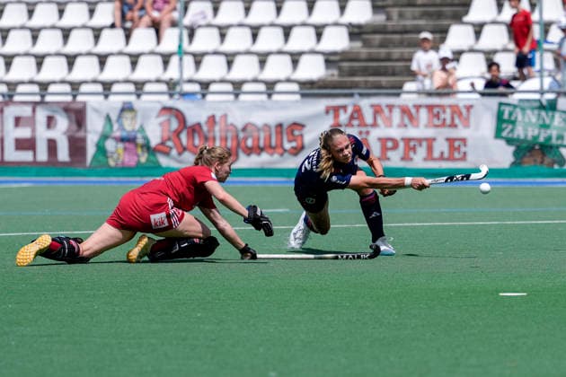 v li Johanna Czech KTHC, 7 , Ines Wanner MHC, 12 , duel, duel, tackle, tackling, dynamics, action, action, 24 05 2026, Mannheim Germany , Hockey, German Championship, Quarterfinal 3, Women, Mannheimer HC Rot Weiss Köln xozx