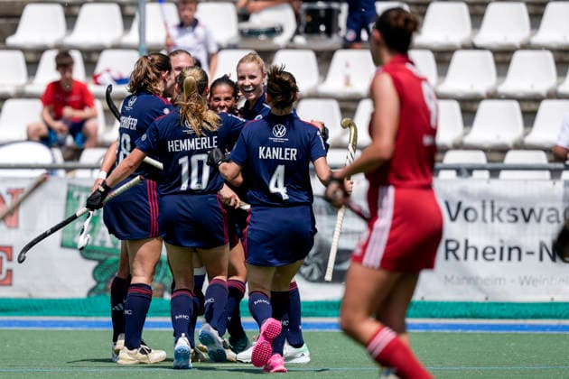 Players of Mannheimer HC MHC , celebrate the goal, celebrate the goal, goal, celebration, celebrate the goal, celebrate the goal, joy, joy, joyful, optimistic, positive, game scene, highlight, action, 24 05 2026, Mannheim Germany , Hockey, German Championship, Quarterfinals 3, Women, Mannheimer HC Rot Weiss Köln xozx