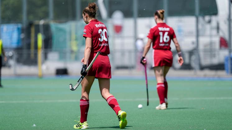 from left Felicia Wiedermann KTHC, 30 , Helena Würker KTHC, 16 , players of Rot Weiss Köln KTHC , looking disappointed, disappointment, frustration, disappointed, pessimistic, after the conceded goal to 2 0, action, action scene, 24 05 2026, Mannheim Germany , Hockey, German Championship, Quarterfinal 3, Women, Mannheimer HC Rot Weiss Köln xozx