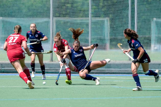 from left Sophie Prumbaum KTHC, 27 , Felicia Wiedermann KTHC, 30 , Sonja Zimmermann MHC, 11 , Carolin Seidel MHC, 32 , duel, duel, tackle, tackling, dynamics, action, action, 24 05 2026, Mannheim Germany , Hockey, German Championship, Quarterfinals 3, Women, Mannheimer HC Rot Weiss Köln xozx