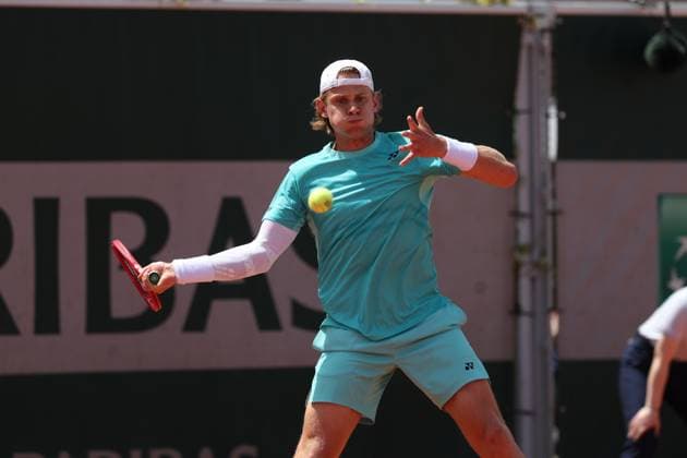 Belgian Zizou Bergs pictured in action during a first round match in the men s singles between Czech Machak and Belgian at the Roland Garros French Open tennis tournament, in Paris, France, Sunday 24 May 2026. This year s tournament takes place from 18 May to 07 June. VIRGINIExLEFOUR  x174911590x