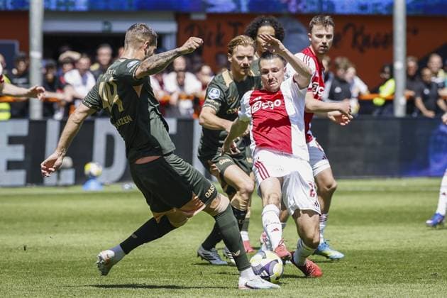 VOLENDAM - (lr) Mike Eerdhuijzen of FC Utrecht, Dani de Wit of FC Utrecht, Steven Berghuis of AFC Ajax and Youri Regeer of AFC Ajax during the Conference League play-off final match between AFC Ajax and FC Utrecht at the Kras Stadium on 24 May 2026 in Volendam, the Netherlands. MAURICE VAN STEEN ANP Play-offs Conference League - FINAL 2025-2026 xVIxANPxSportx xxANPxIVx 559230233 originalFilename: 559230233.jpg
