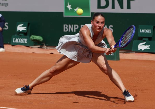 May 24, 2026, Paris, Ile De France, Francja: MARTA KOSTYUK of Ukraine during the match against O. Selekhmeteva of Spain in the first round of tennis tournament Roland Garros, Paris, France. Kostyuk won 6:2, 6:3, Paris Francja - ZUMAc278 20260524_zsp_c278_017 Copyright: xMarcinxCholewinskix