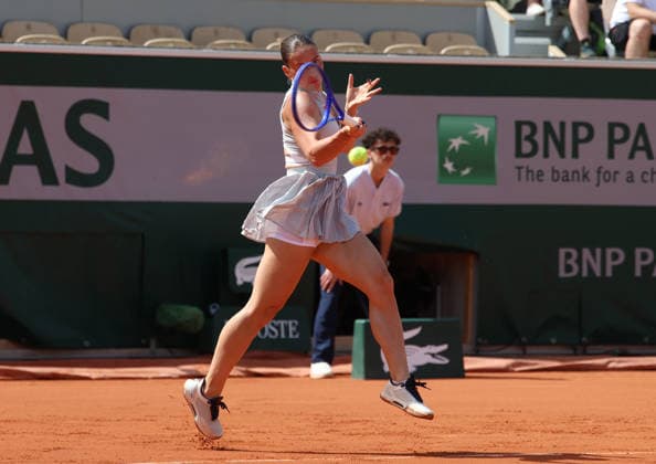 May 24, 2026, Paris, Ile De France, Francja: MARTA KOSTYUK of Ukraine during the match against O. Selekhmeteva of Spain in the first round of tennis tournament Roland Garros, Paris, France. Kostyuk won 6:2, 6:3, Paris Francja - ZUMAc278 20260524_zsp_c278_009 Copyright: xMarcinxCholewinskix