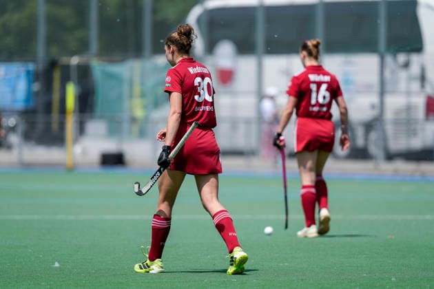 from left Felicia Wiedermann KTHC, 30 , Helena Würker KTHC, 16 , players of Rot Weiss Köln KTHC , looking disappointed, disappointment, frustration, disappointed, pessimistic, after the conceded goal to 2 0, action, action scene, 24 05 2026, Mannheim Germany , Hockey, German Championship, Quarterfinal 3, Women, Mannheimer HC Rot Weiss Köln xozx