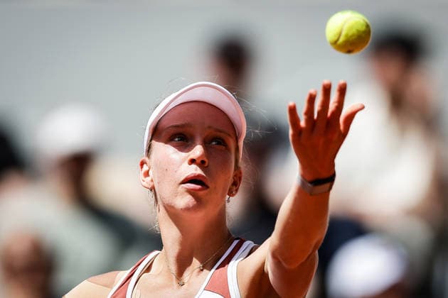 May 24, 2026, Paris, France, France: Sinja KRAUS of Austria during the first day of the Roland-Garros 2026, French Open 2026, Grand Slam tennis tournament at Roland-Garros Stadium on May 24, 2026 in Paris, France. Roland Garros 2026 - Day 1  - ZUMAm308 20260524_zsp_m308_013 Copyright: xMatthieuxMirvillex