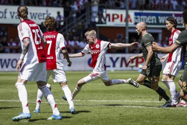 VOLENDAM - (lr) Wout Weghorst of AFC Ajax, Maher Carrizo of AFC Ajax, Davy Klaassen of AFC Ajax with a shot on goal, Mike van der Hoorn of FC Utrecht and Ko Itakura of AFC Ajax during the Conference League play-off final match between AFC Ajax and FC Utrecht at the Kras Stadium on 24 May 2026 in Volendam, the Netherlands. MAURICE VAN STEEN ANP Play-offs Conference League - FINAL 2025-2026 xVIxANPxSportx xxANPxIVx 559234830 originalFilename: 559234830.jpg