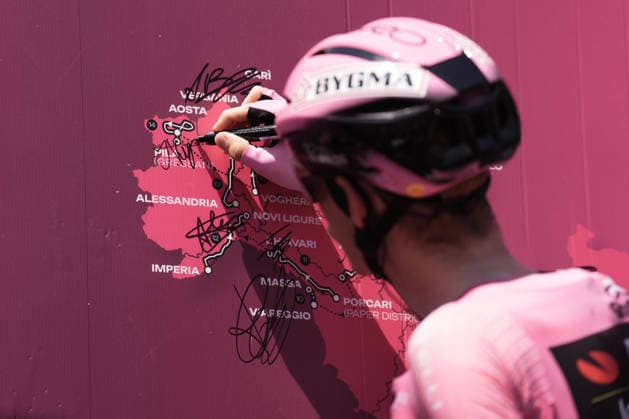 The pink jersey Denmark™s Jonas Vingegaard Hansen of Team Visma Lease A Bike during Stage 15 of the Giro d™Italia, from Voghera to Milano, Italy, Sunday, May 24, 2026.  Copyright: xMassimoxPaolone LaPressex