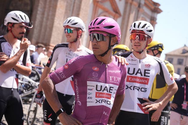 The cyclamen jersey Ecuador™s Manuel Jhonatan Narvaez of UAE Team Emirates XRG during Stage 15 of the Giro d™Italia, from Voghera to Milano, Italy, Sunday, May 24, 2026.  Copyright: xMarcoxAlpozzi LaPressex