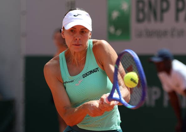 May 24, 2026, Paris, Ile De France, Francja: MAGDA LINETTE of Poland during the match against T. Valentova of Czech Republic in the first round of tennis tournament Roland Garros, Paris, France. Paris Francja - ZUMAc278 20260524_zsp_c278_023 Copyright: xMarcinxCholewinskix