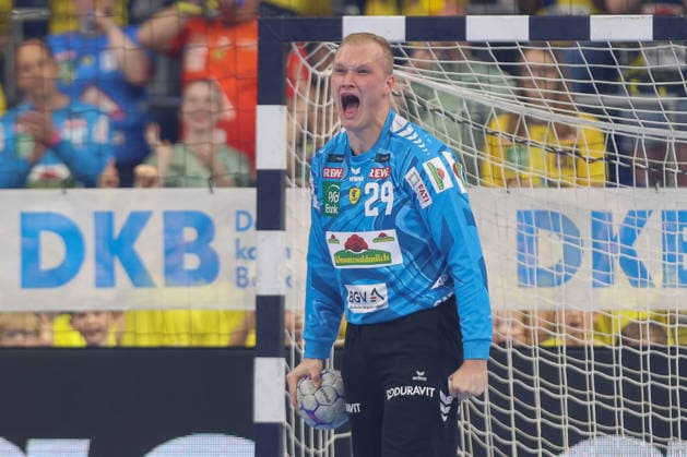 24 05 2026, xtgx, Handball, Daikin HBL, Rhein Neckar Löwen SC Magdeburg v l David Spaeth Rhein Neckar Loewen, 29 cheers over held ball, defended, held, Torhueter Mannheim