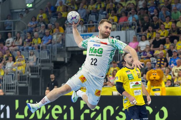 24 05 2026, xgox, Handball Daikin HBL Rhein Neckar Löwen SC Magdeburg emspor, v l Lukas Mertens Magdeburg, 22 throws goal, Torschuetze, scores goal, Treffer, scores the goal Mannheim